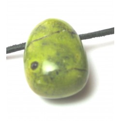 Trommelstein gebohrt Stichtit in Serpentin