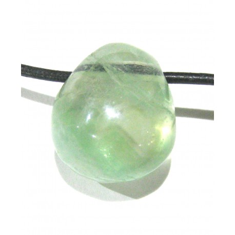 Trommelstein gebohrt Fluorit grün