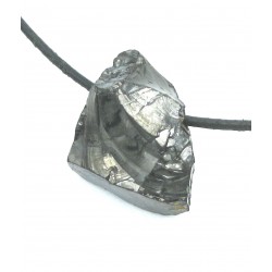 Schungit Rohstein A silbrig gebohrt 2 cm