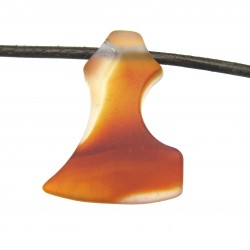 Wikinger-Axt gebohrt Carneol (erhitzt) mattiert 25 mm
