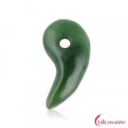 Magatama gebohrt Nephrit 3,2 cm