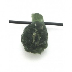 Rohstein gebohrt Moldavit klein 1 cm