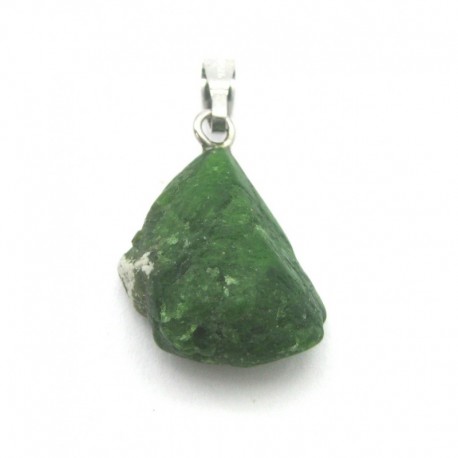 Rohstein-Anhänger Diopsid Chrom angetrommelt 15 - 20 mm mit 925er Silber-Öse