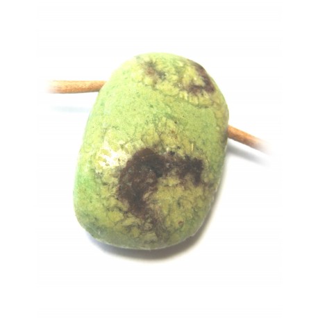 Trommelstein gebohrt Chrysopras B