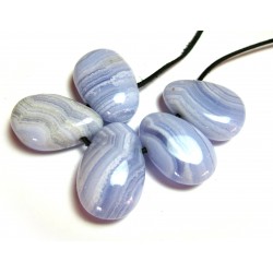 Trommelstein gebohrt Chalcedon blau gebändert A VE 5 Stück