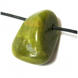 Trommelstein gebohrt Opal grün