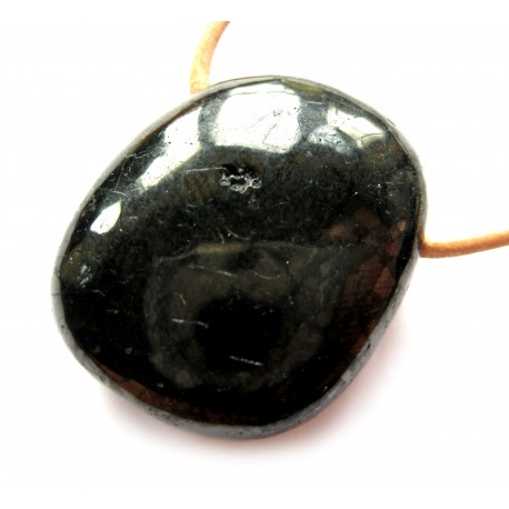 Trommelstein gebohrt Schungit