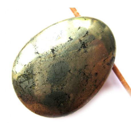 Trommelstein gebohrt Pyrit